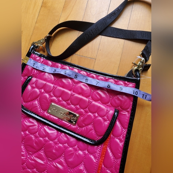 NWOT Betsey Johnson hot pink, red & black quilted hearts crossbody bag. - Picture 8 of 16